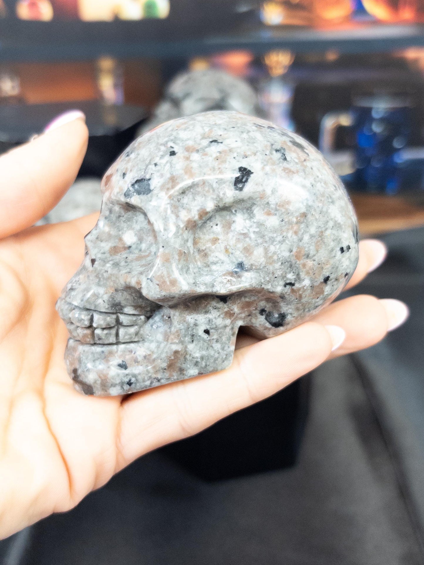 1 Yooperlite UV reactive Skull Carving