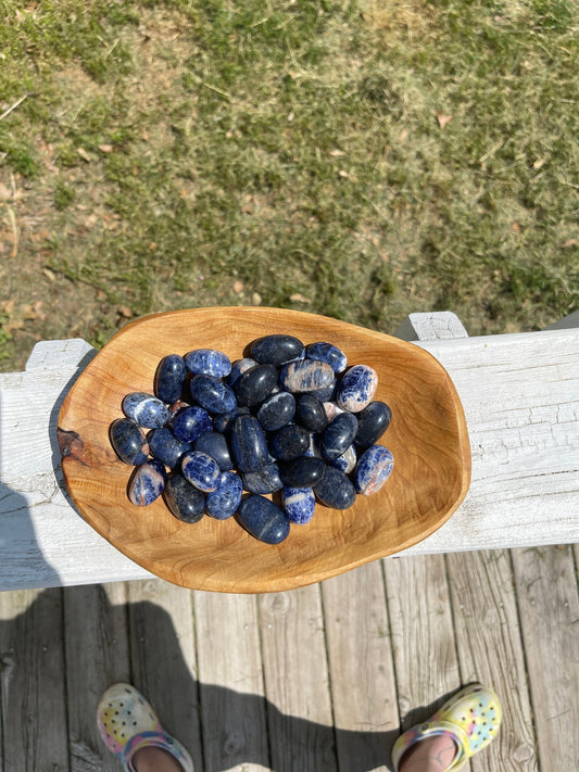 Sodalite Tumbled Stone: Meditation Pocket Crystal