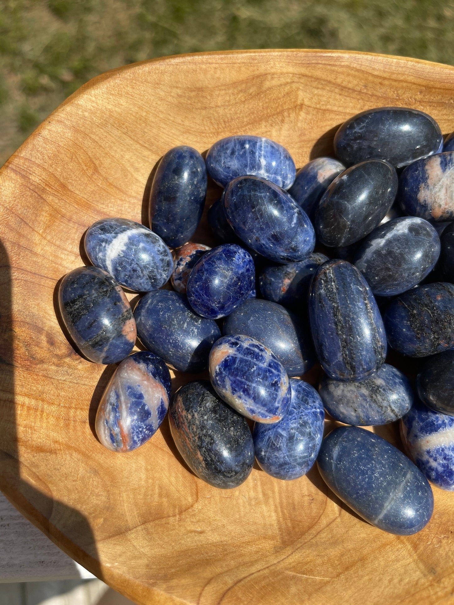 Sodalite Tumbled Stone: Meditation Pocket Crystal