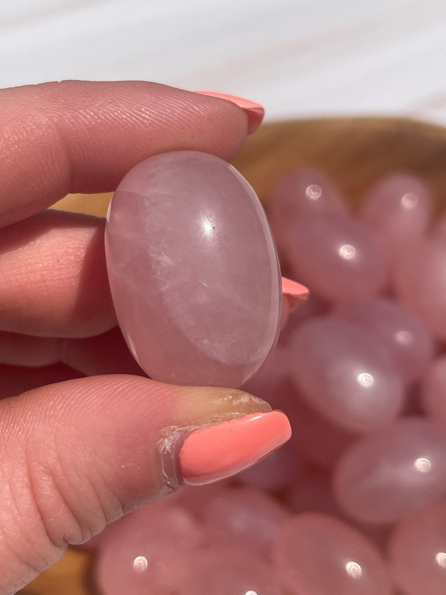 1 Dark Rose Quartz Tumbled Stone with Flash