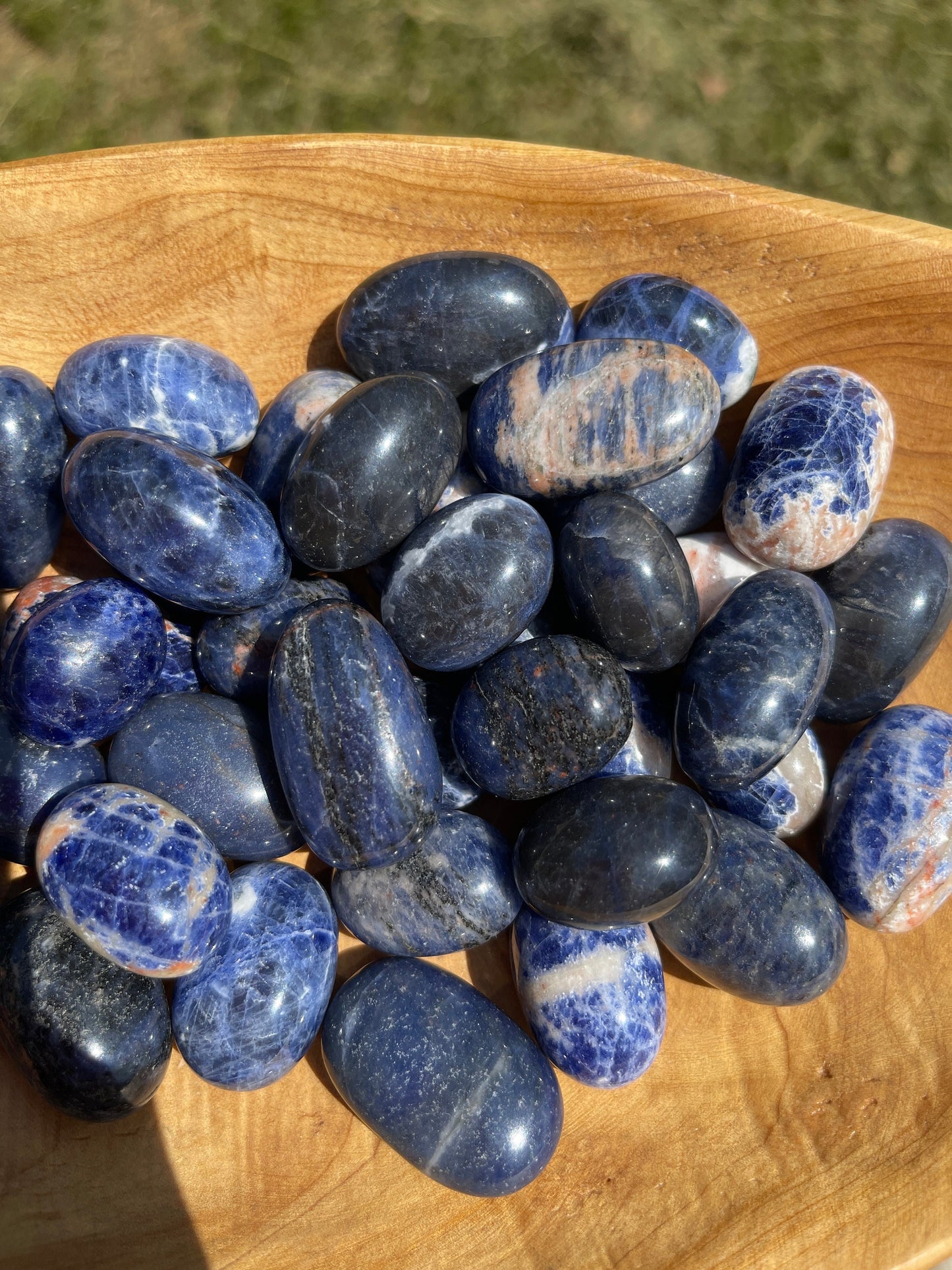 Sodalite Tumbled Stone: Meditation Pocket Crystal