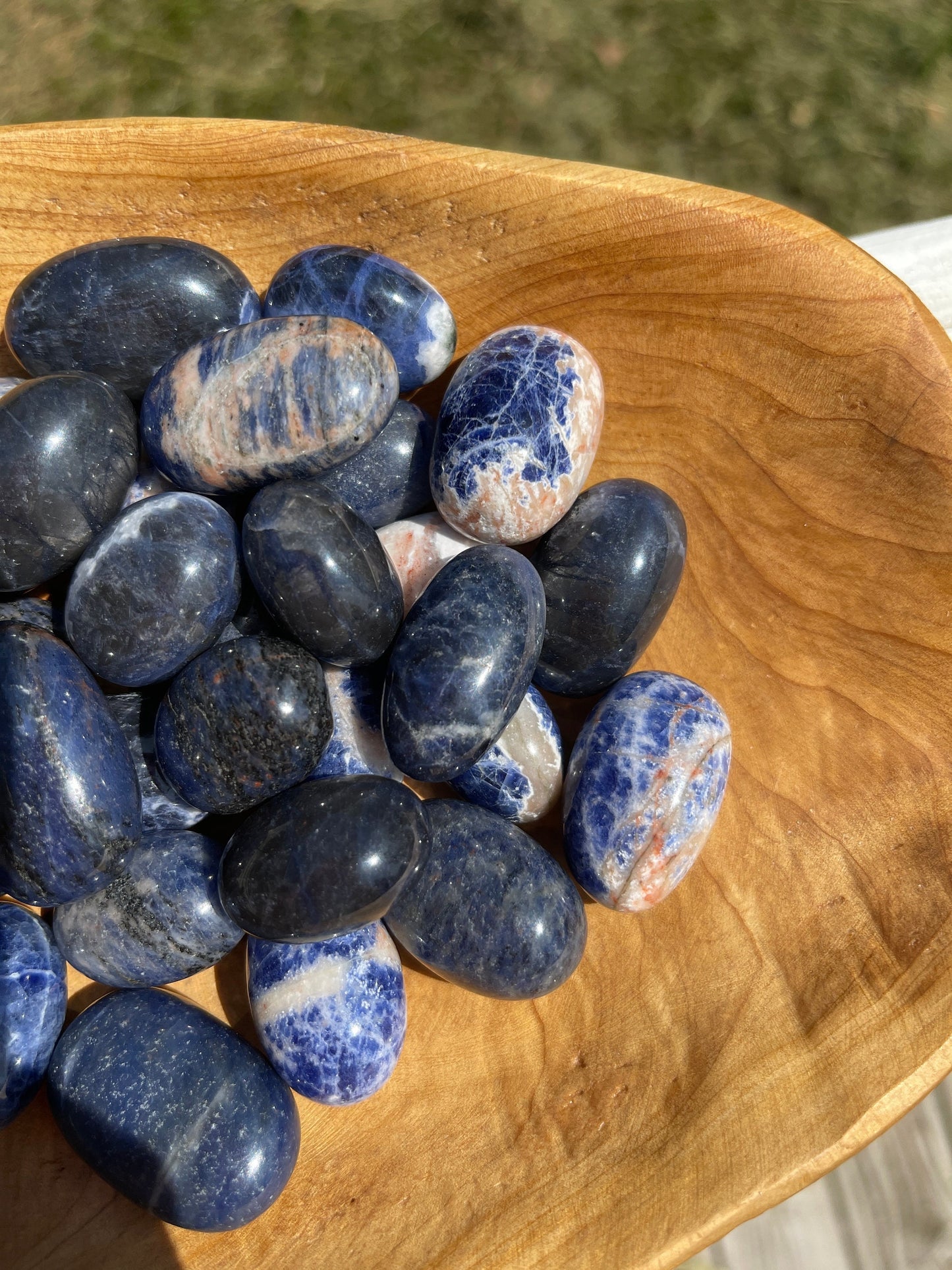 Sodalite Tumbled Stone: Meditation Pocket Crystal