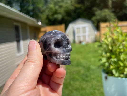 Trolleite min skull carving