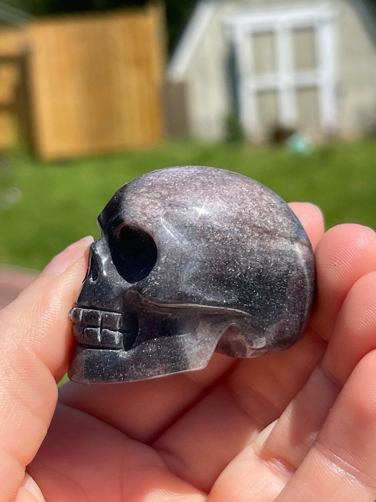 Trolleite min skull carving