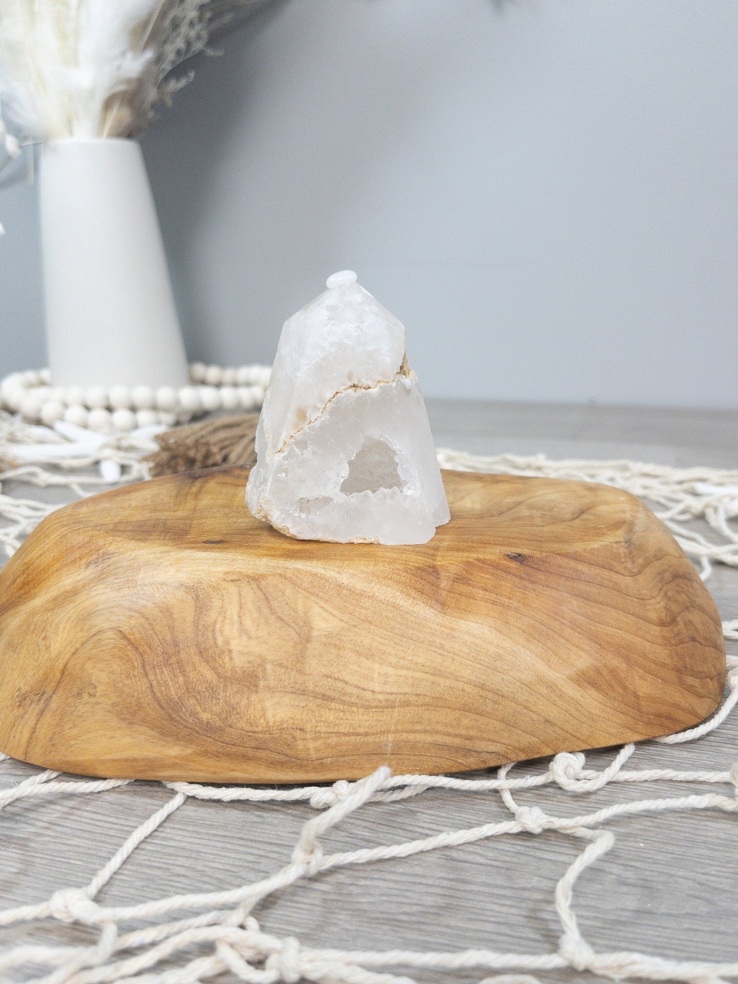 Snowflake agate cluster point