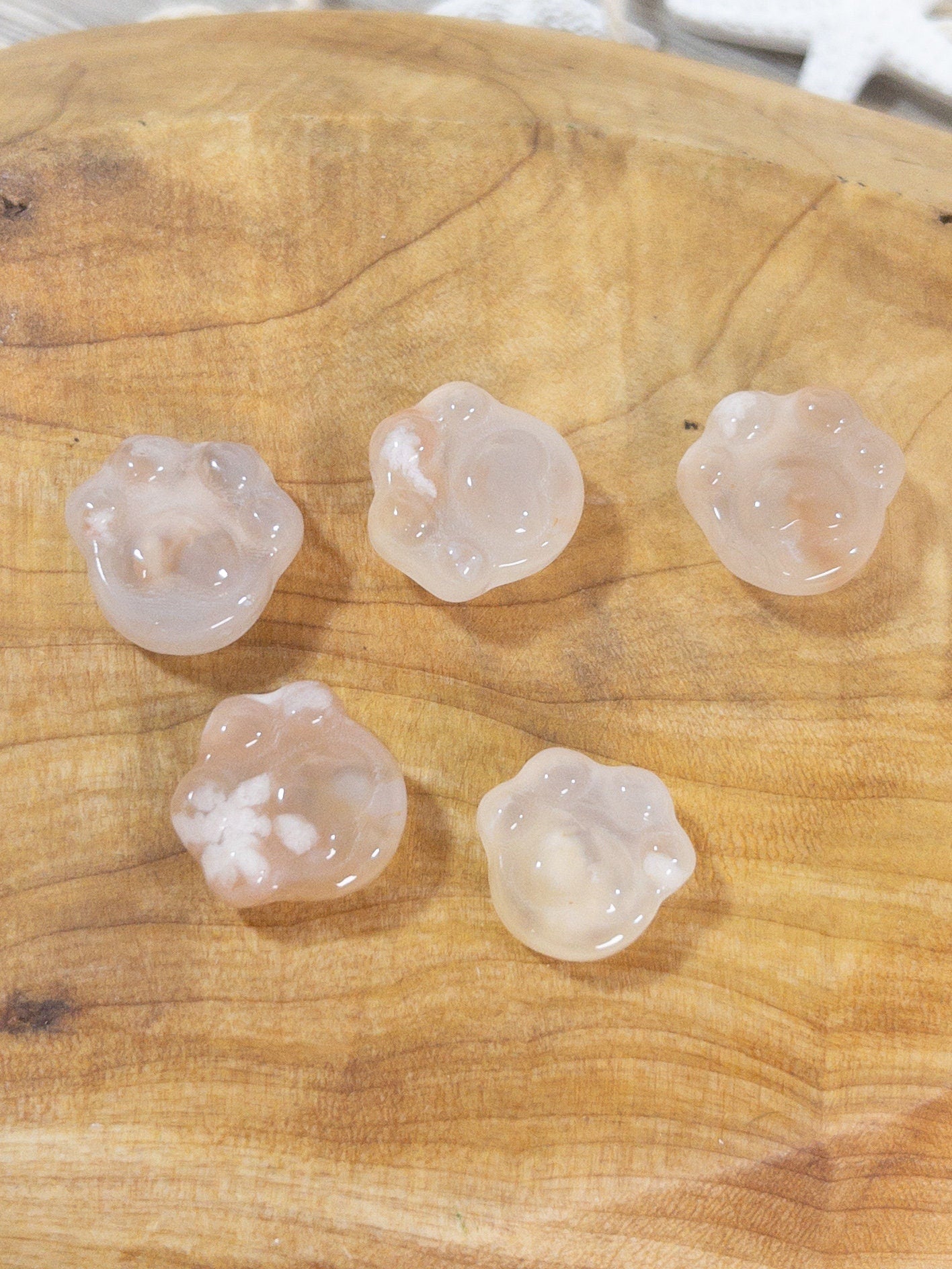 Mini Flower Agate Paw Carving