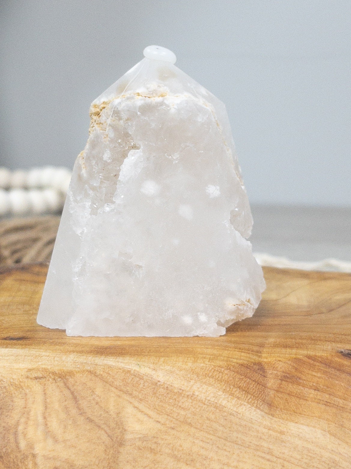 Snowflake agate cluster point