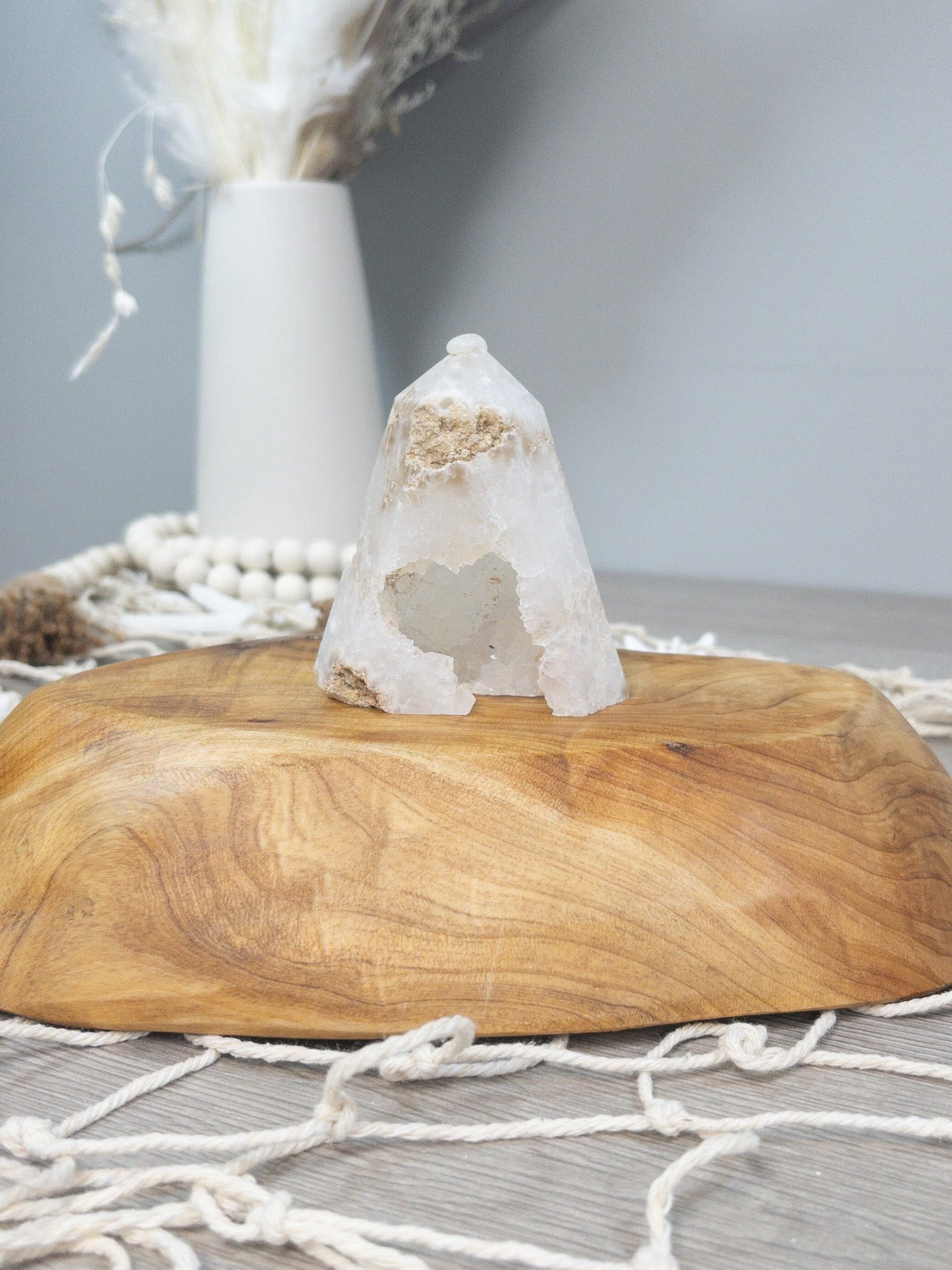 Snowflake agate tower