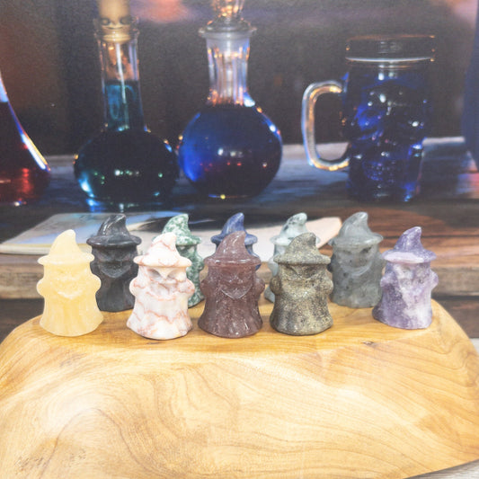 1 Mini ghosts with witch hats carving | Halloween carvings