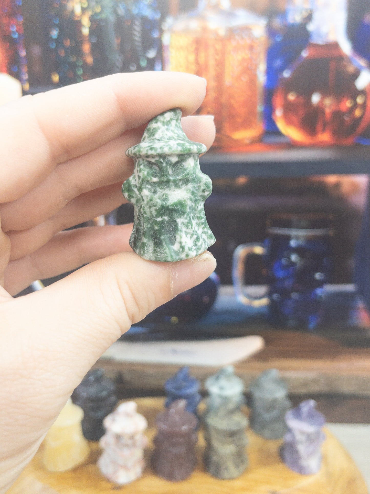 1 Mini ghosts with witch hats carving | Halloween carvings