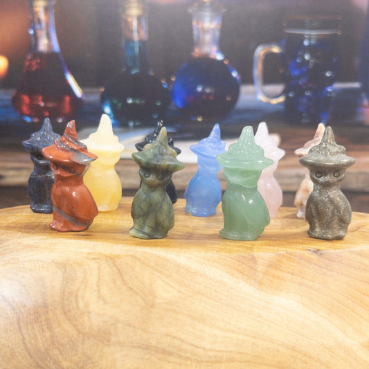1 Mini cat with witch hat carving | Halloween carvings