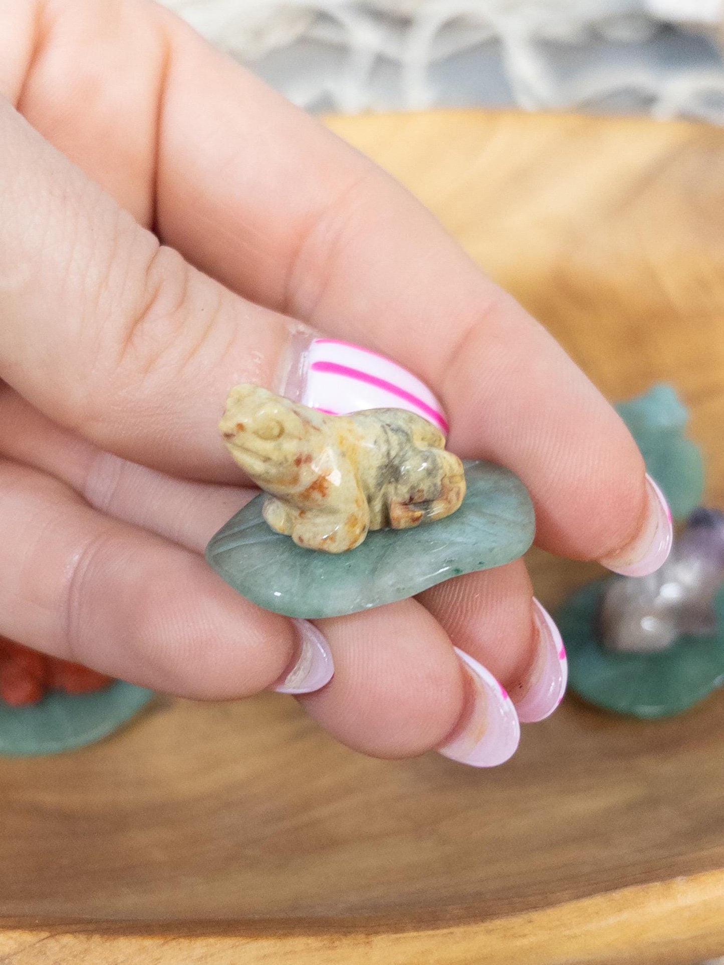 1 Intuitively Chosen Crystal Frog Carving