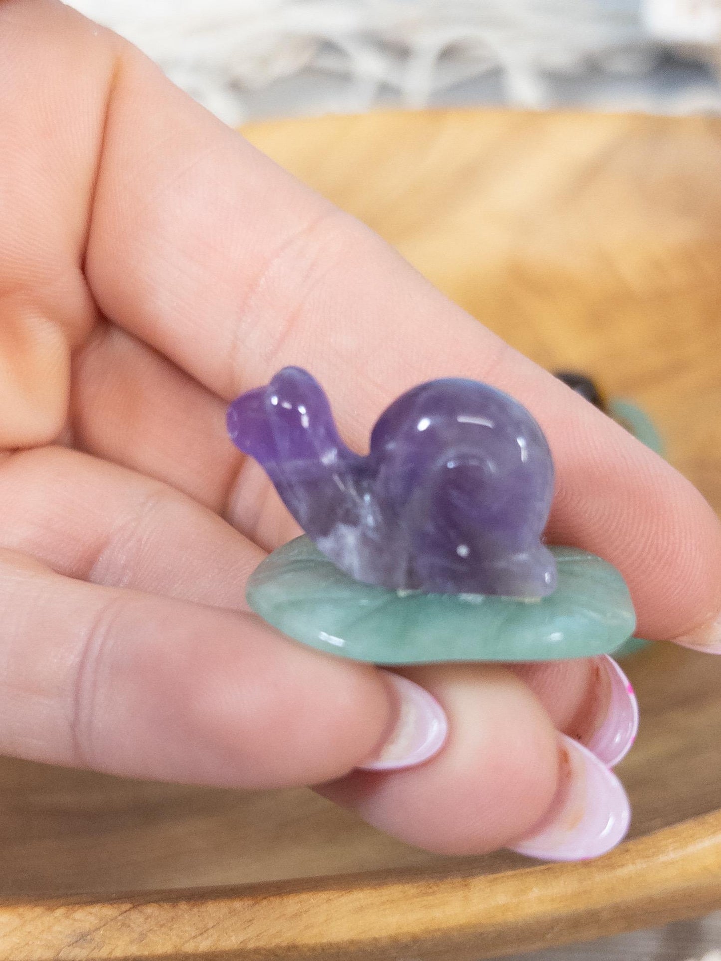1 Intuitively Chosen Crystal Snail Carving