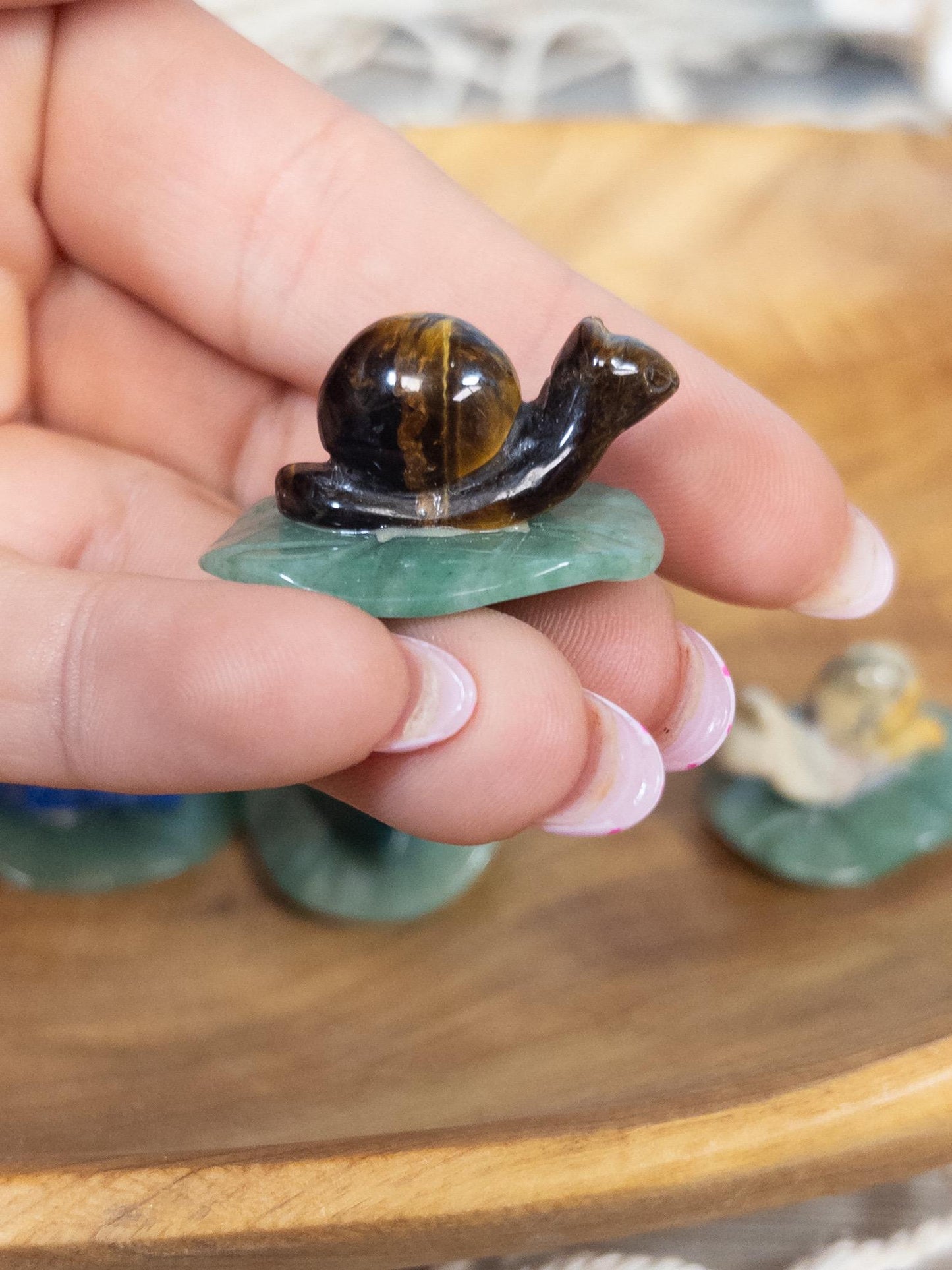 1 Intuitively Chosen Crystal Snail Carving