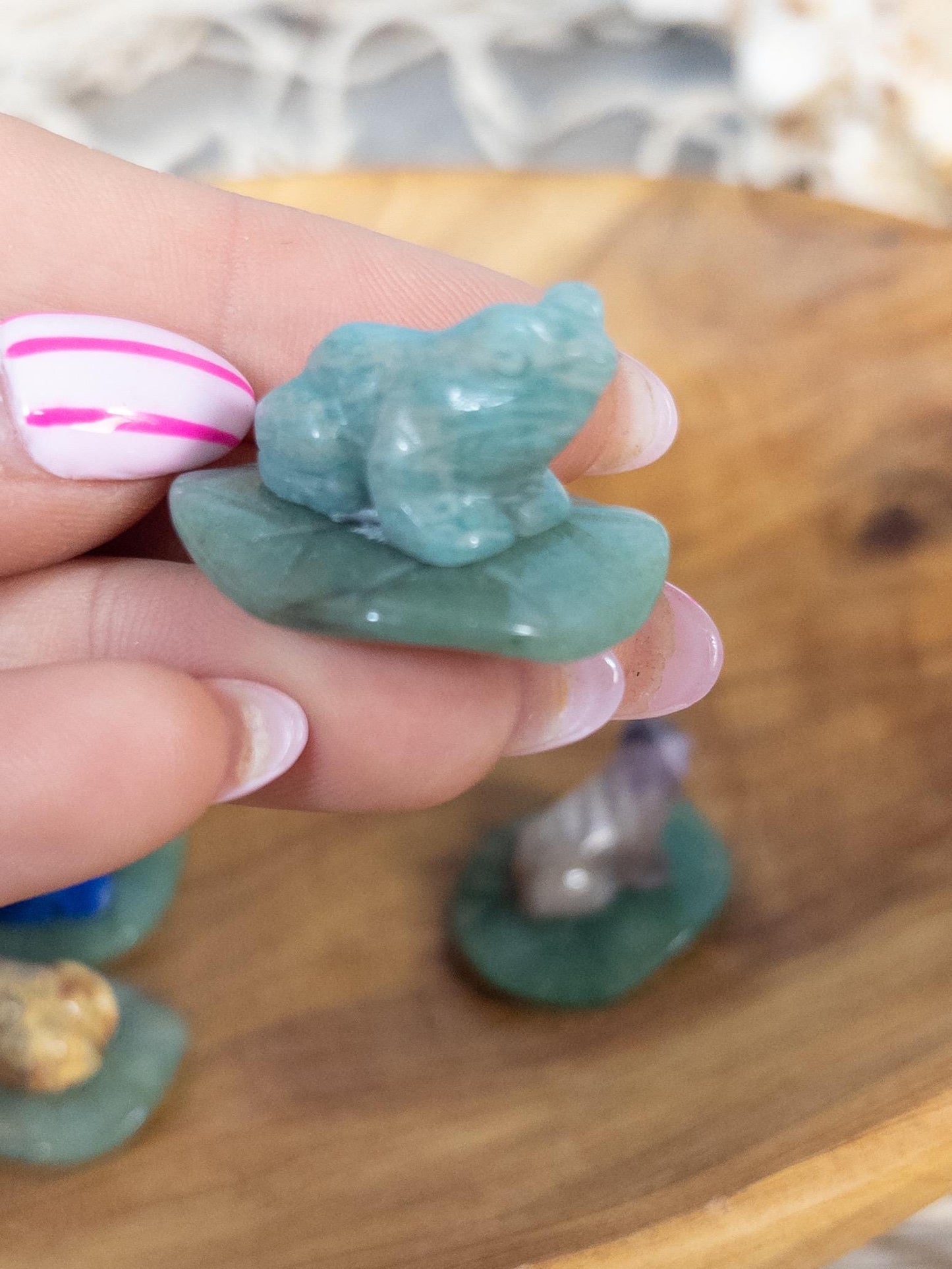 1 Intuitively Chosen Crystal Frog Carving