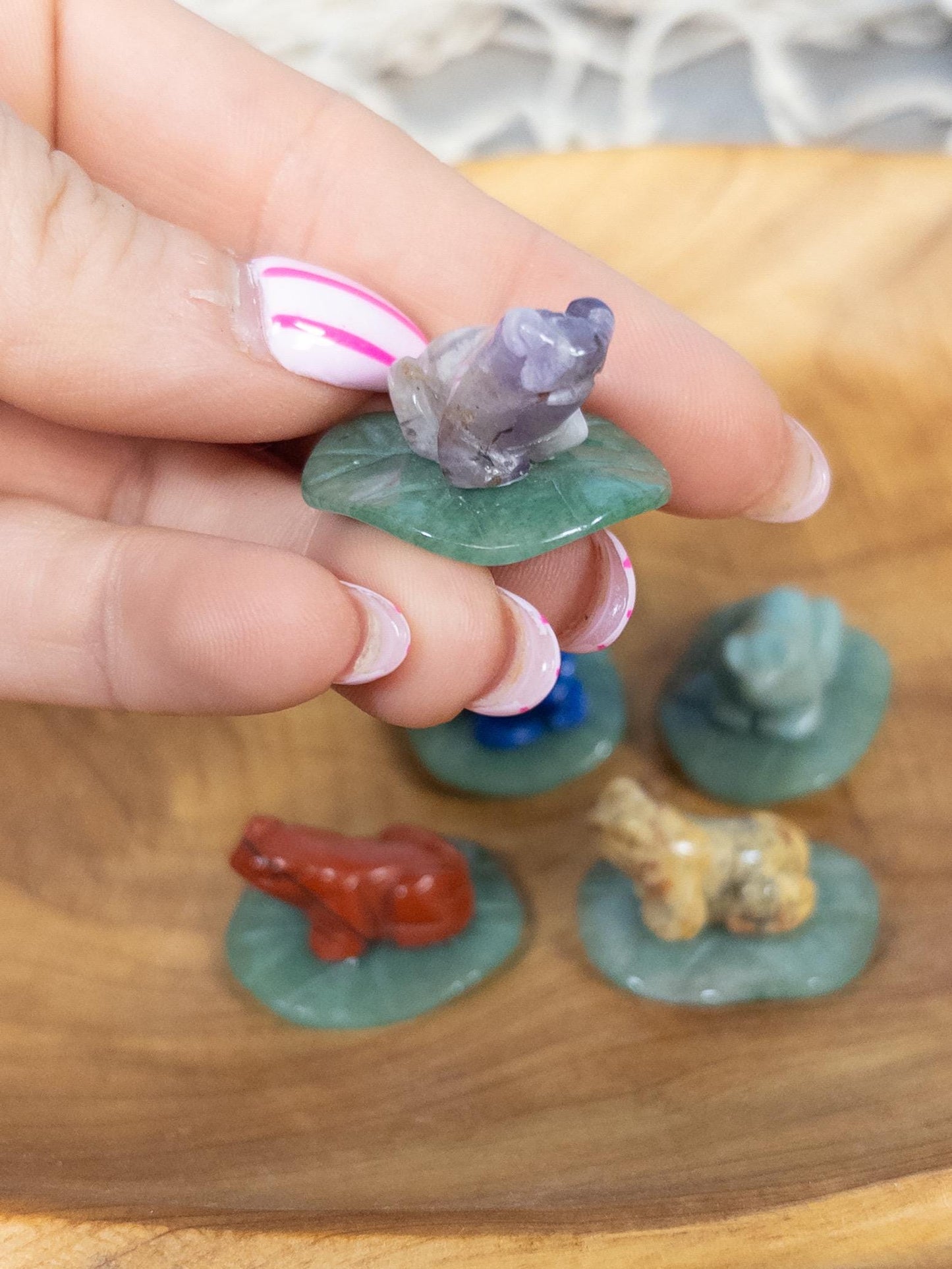 1 Intuitively Chosen Crystal Frog Carving