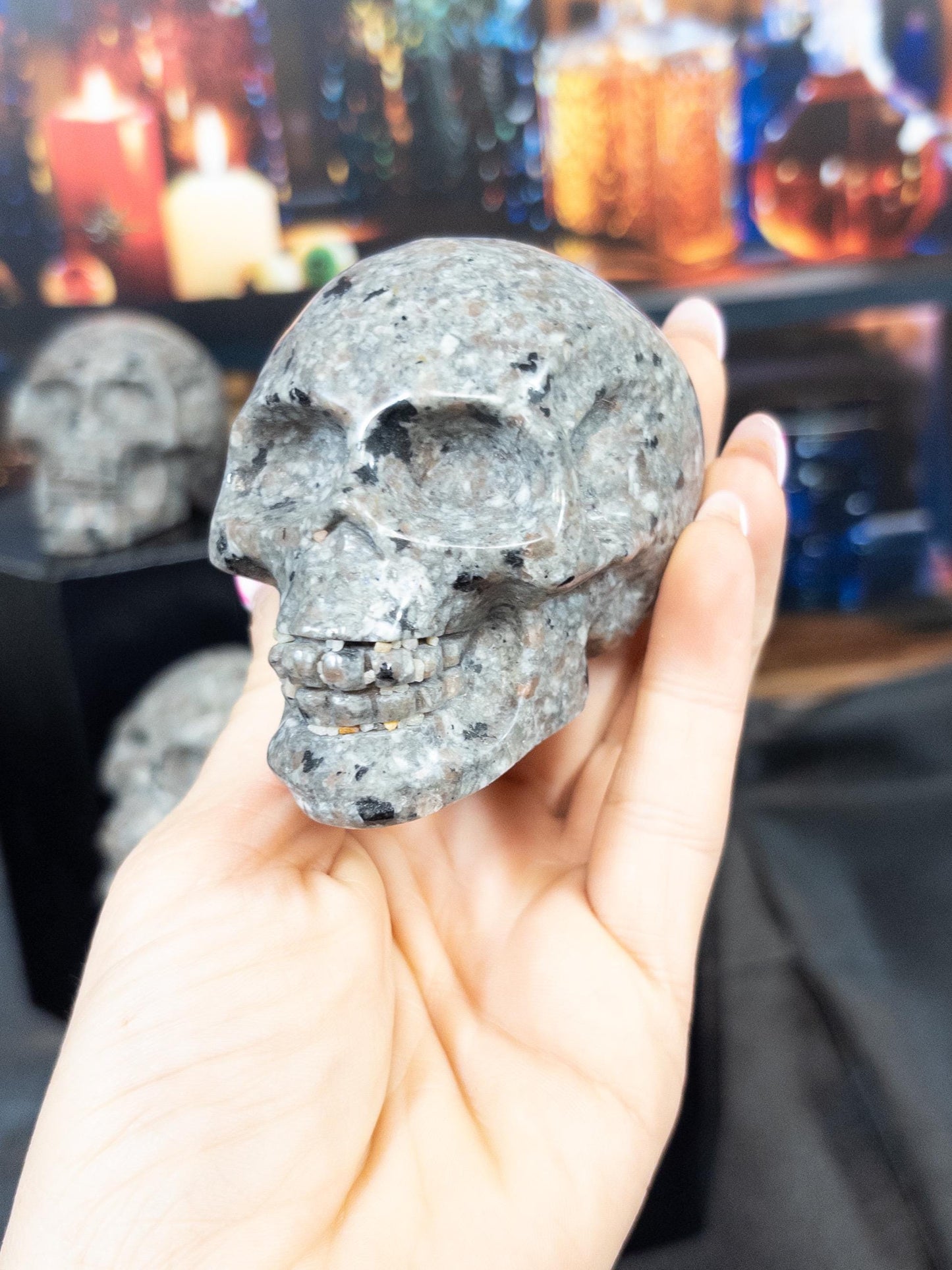 1 Yooperlite UV reactive Skull Carving