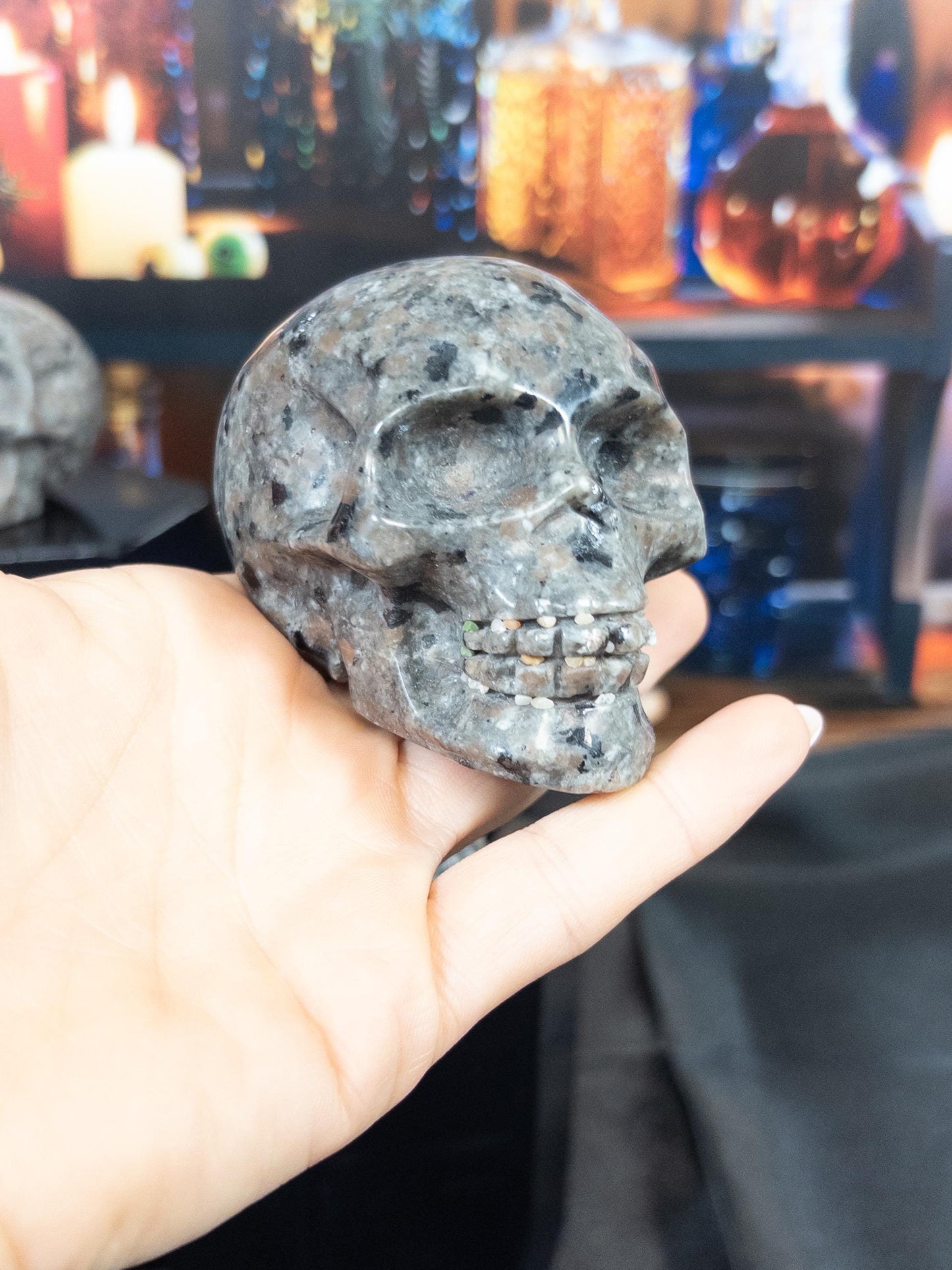 1 Yooperlite UV reactive Skull Carving